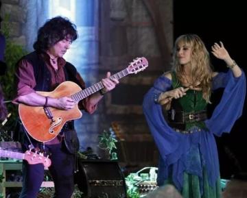 BLACKMORE'S NIGHT LAUNCH LYRIC VIDEO FOR "SPIRIT OF THE SEA" (RITCHIE & CANDICE ANNIVERSARY HOME SESSION)