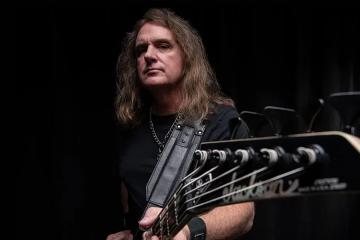 FORMER MEGADETH BASSIST DAVID ELLEFSON IN PRAISE OF KISS - "THEY TAUGHT MY GENERATION HOW ROCK BANDS SHOULD BE" (VIDEO)