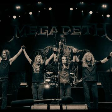 Watch MEGADETH Perform "Sweating Bullets" At Bloodstock 2023; Pro-Shot Video