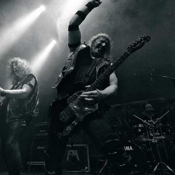 RAVEN PERFORM “TYRANT OF THE AIRWAYS”, “FASTER THAN THE SPEED OF LIGHT” LIVE IN CALIFORNIA; VIDEO