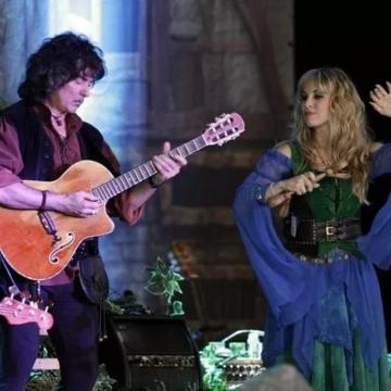 BLACKMORE'S NIGHT LAUNCH LYRIC VIDEO FOR "SPIRIT OF THE SEA" (RITCHIE & CANDICE ANNIVERSARY HOME SESSION)