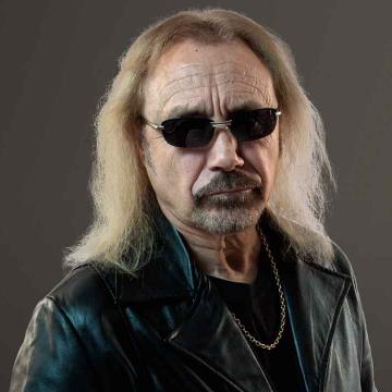 JUDAS PRIEST BASSIST IAN HILL TO RETIRE – “I’VE BEEN STRUGGLING WITH THE ONSET OF THE EVIL ARTHRITIS”