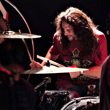 LATE MEGADETH DRUMMER NICK MENZA PERFORMS "IN MY DARKEST HOUR" IN RARE 1990 VIDEO
