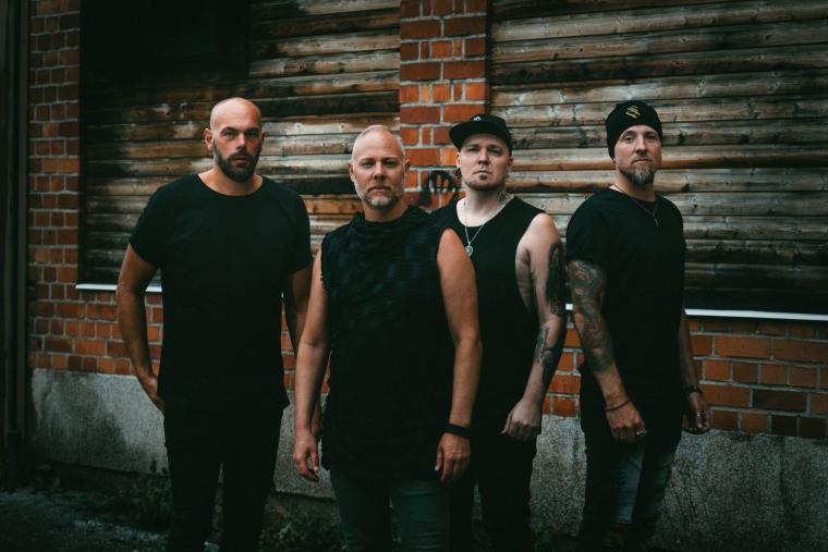 SARAYASIGN LAUNCH MUSIC VIDEO FOR "WHEN ALL LIGHTS GO OUT"