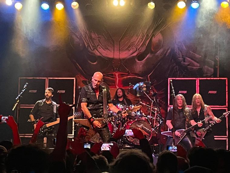 WATCH ACCEPT PLAY WITHOUT A SINGER FOR THE FIRST TIME IN THEIR CAREER; VIDEO