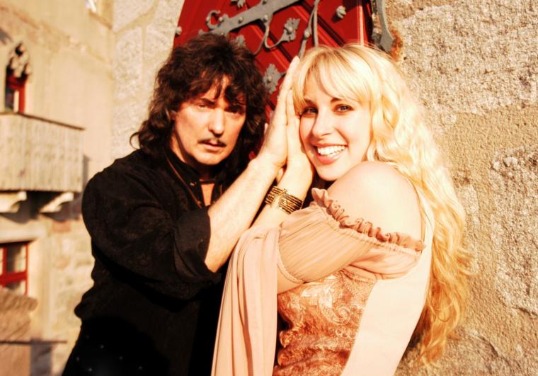 BLACKMORE'S NIGHT SHARE 25TH ANNIVERSARY MIX OF "PLAY MINSTREL PLAY" FEAT. IAN ANDERSON; LYRIC VIDEO
