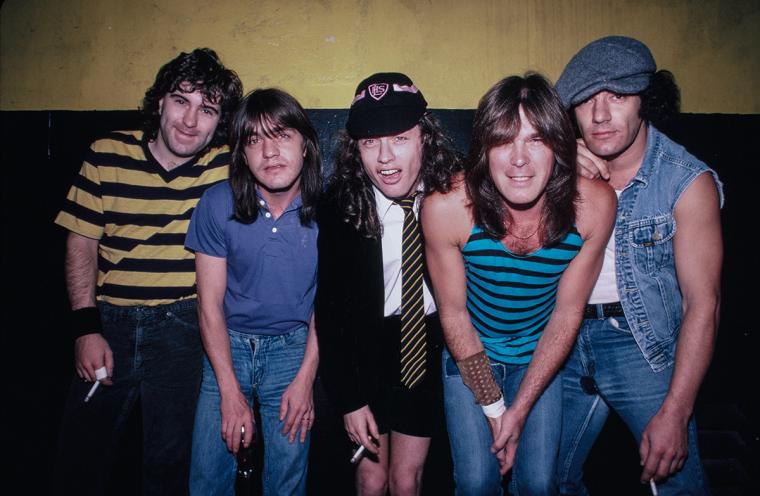 ΣΠΑΝΙΟ LIVE ΒΙΝΤΕΟ ΤΩΝ AC/DC 