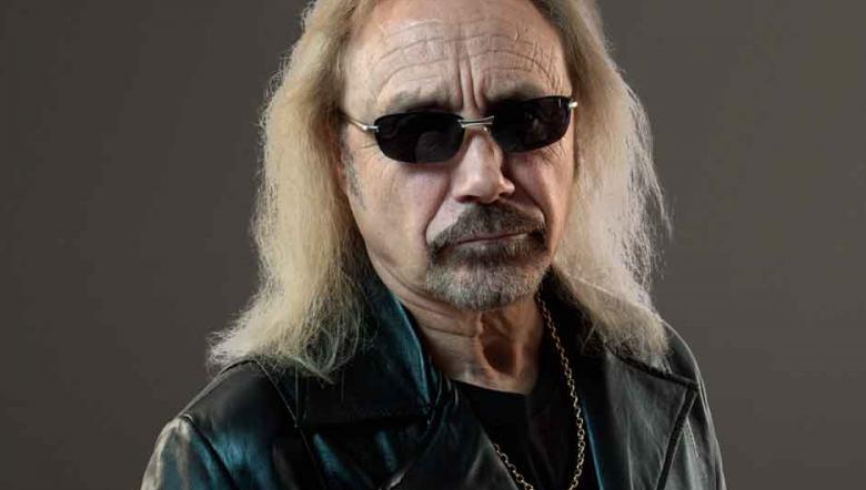 JUDAS PRIEST BASSIST IAN HILL TO RETIRE – “I’VE BEEN STRUGGLING WITH THE ONSET OF THE EVIL ARTHRITIS”